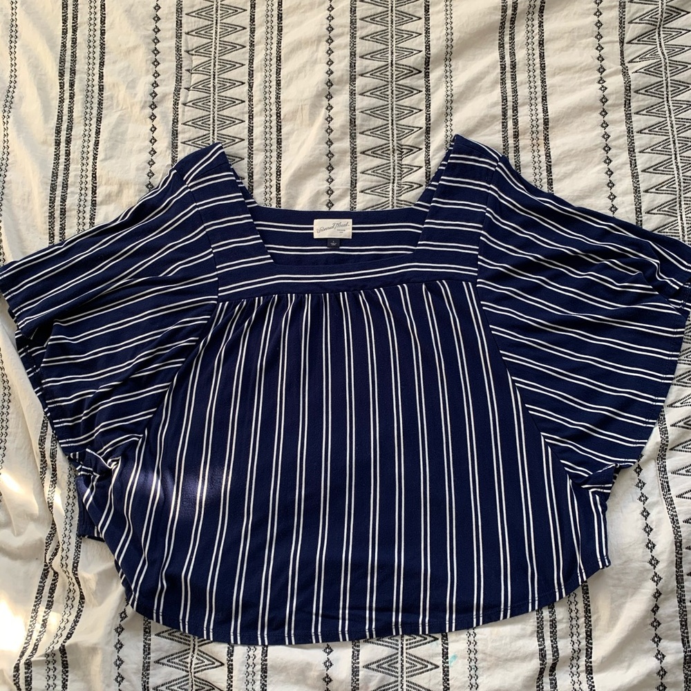 Striped Cropped Shirt - Picture 4 of 4